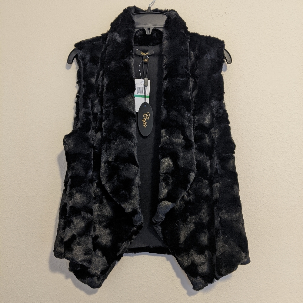 Cupio Black Furry Vest - Picture 1 of 3